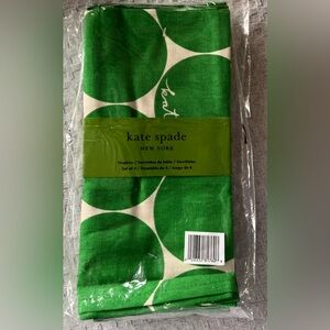 NWT, kate spade New York Joy Dot 4 pk Napkin Set in green and creamy white